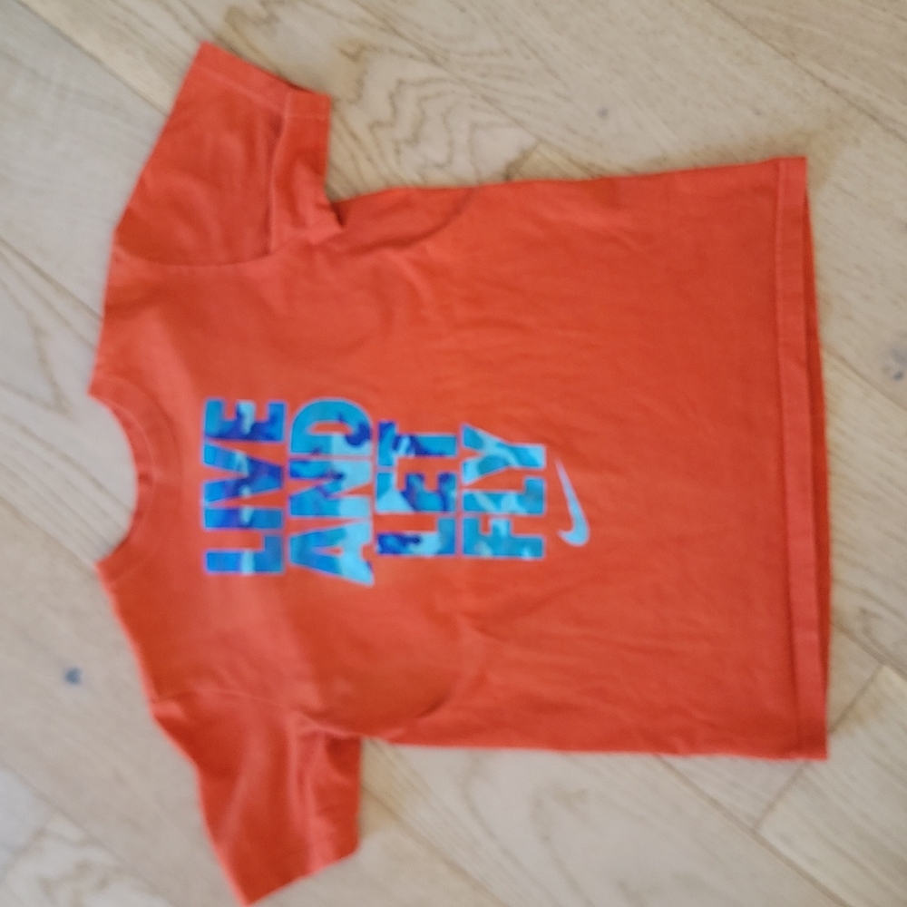 Youth large orange Nike t-shirt
